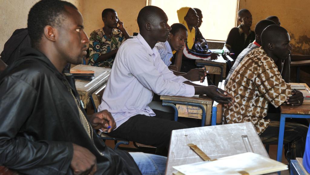 Des-étudiants-dans-une-salle-de-classe-au-Mali