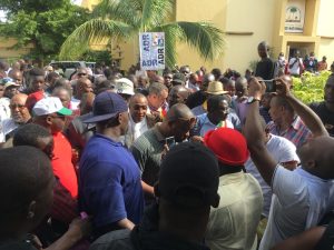 aliou-boubacar-diallo-president-parti-adp-maliba-manifestaion-marche-mouvement-foule