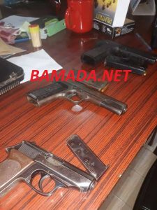 banditisme-insecurite-pistolet-automatique-saisie-armes-legere-commissariat-police-nationale