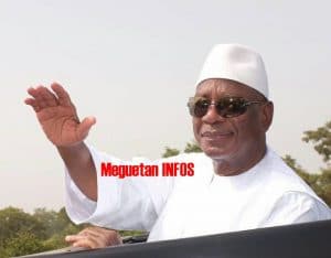 campagne-president-malien-rpm-election-ibk-ibrahim-boubacar-keita-visite-interieur-sikasso-voiture-salutation-768x599