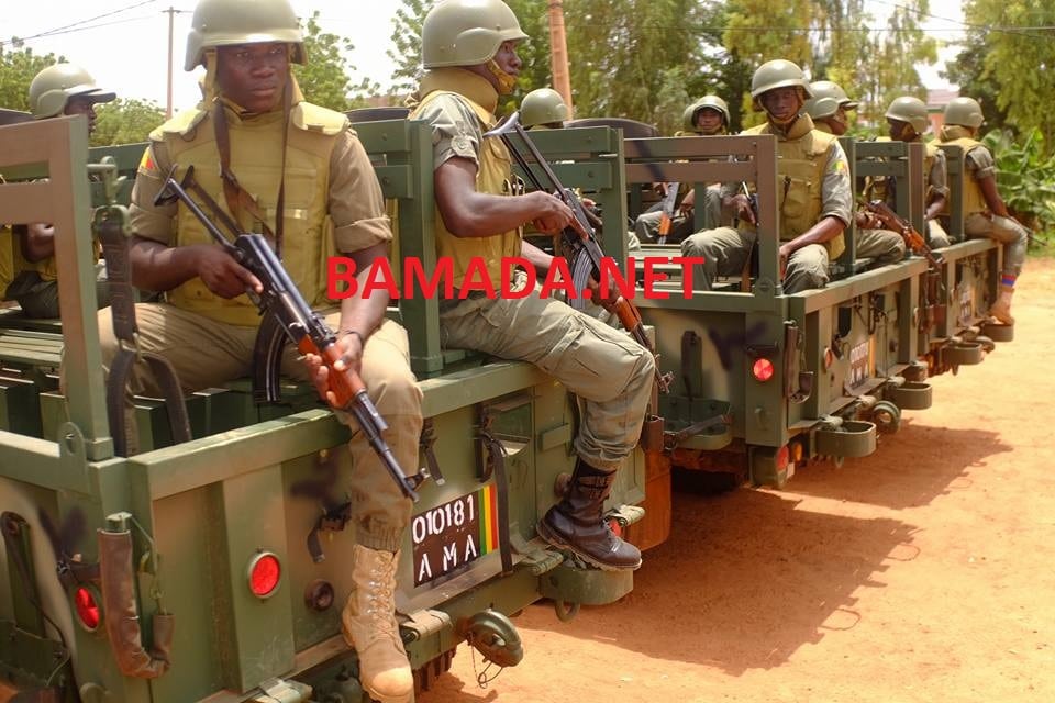 equipement-militaire-fama-armee-malienne-soldat-voiture-vehicule-materiel-garde-corps-securite-embuscade-troupe