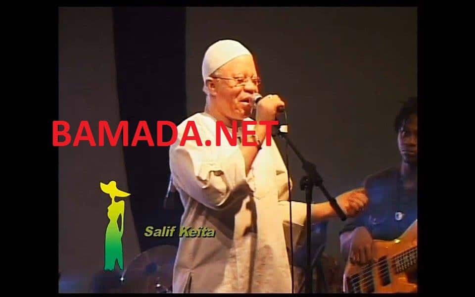 village-Festival-International-selingue-musique-poduim-defile-mode-artiste-chanteur-fleuve-niger-plage-salif-keita