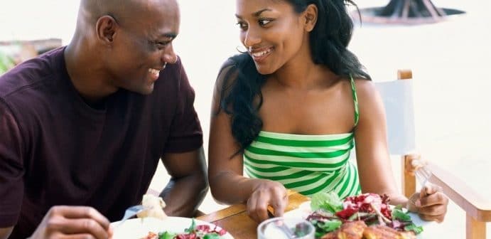 black-couple-eating-salad-691x336