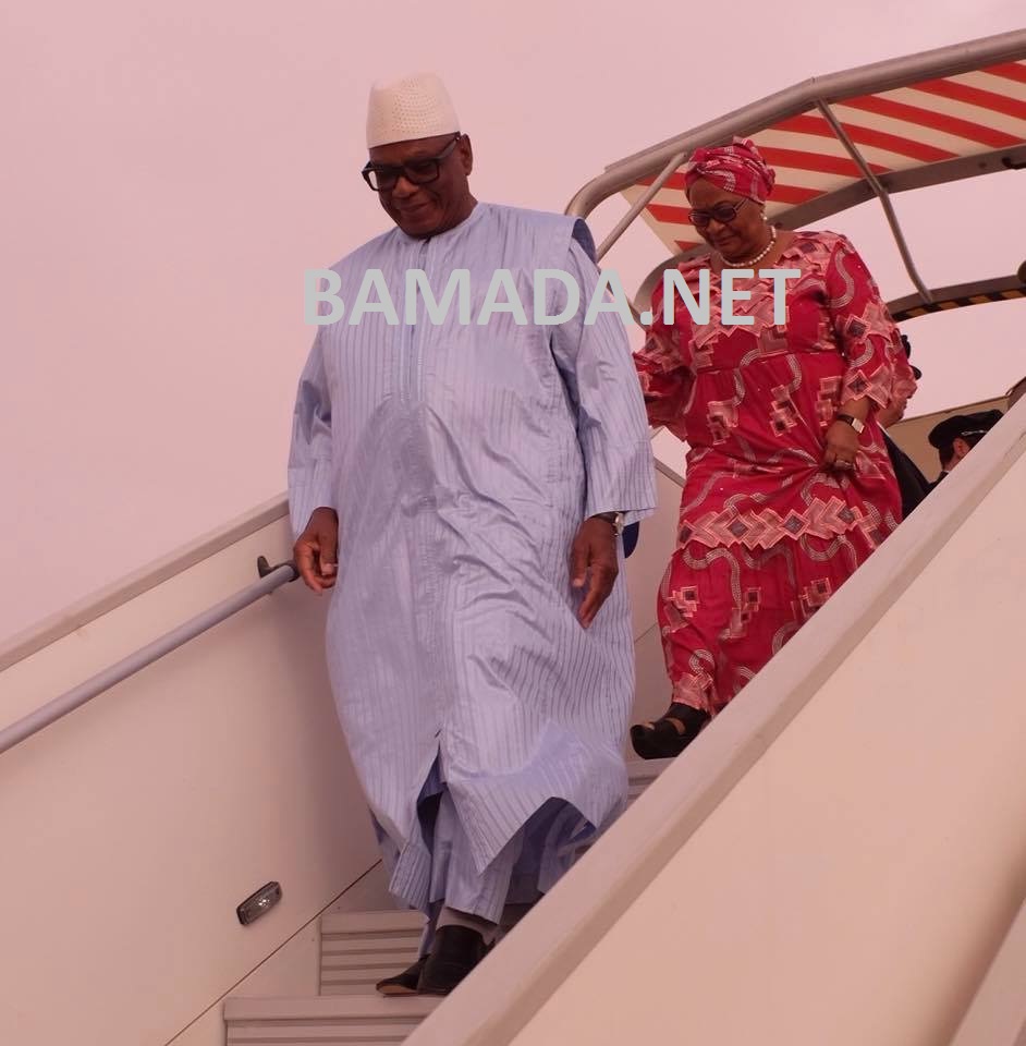 ibk-ibrahim-boubacar-keita-president-malien-president-epouse-femme-premiere-dame-maiga-aminata-avion-visite