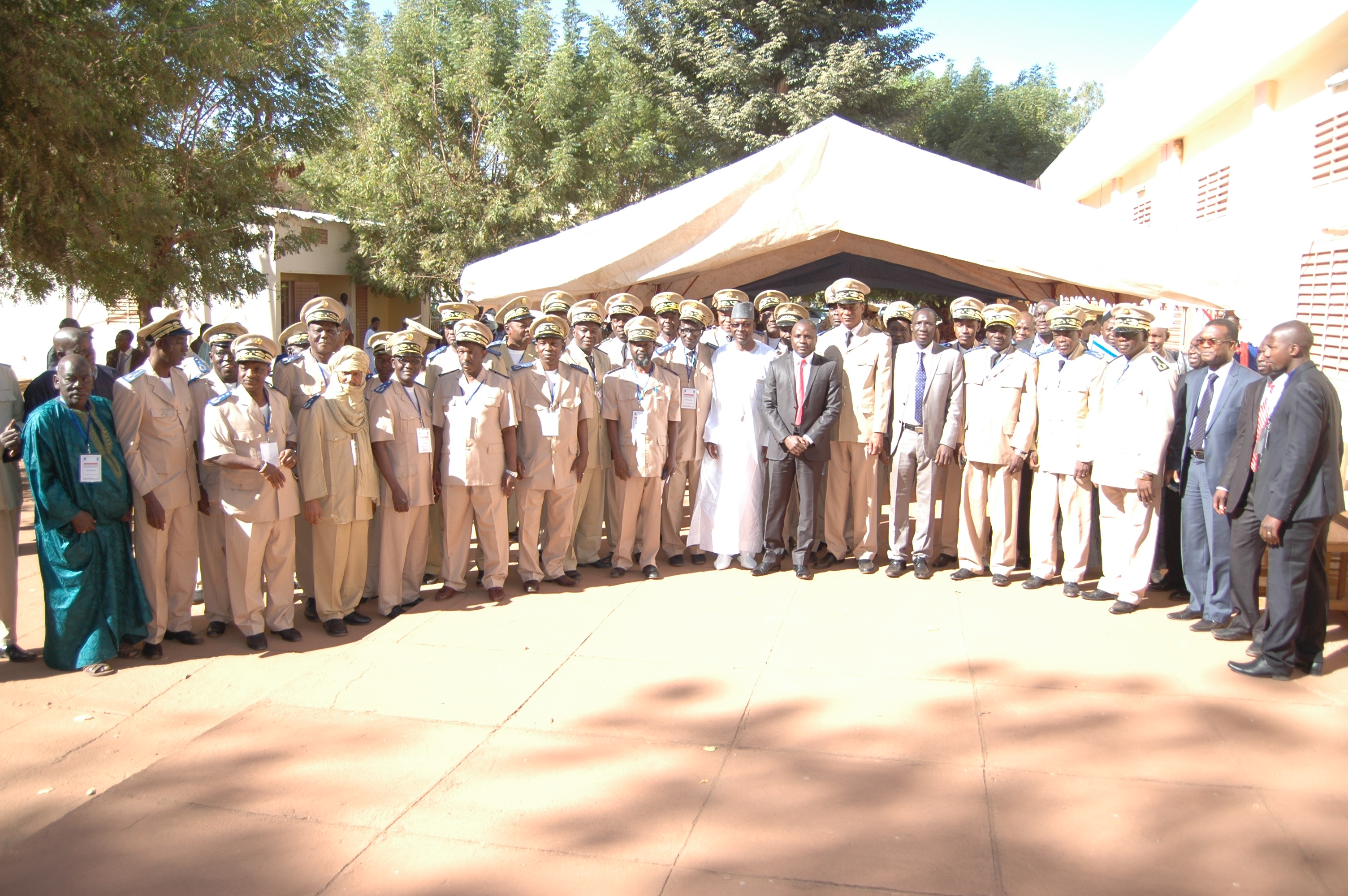 les-gouverneurs-et-prefet-du-mali-avec-le-ministre-de-lat