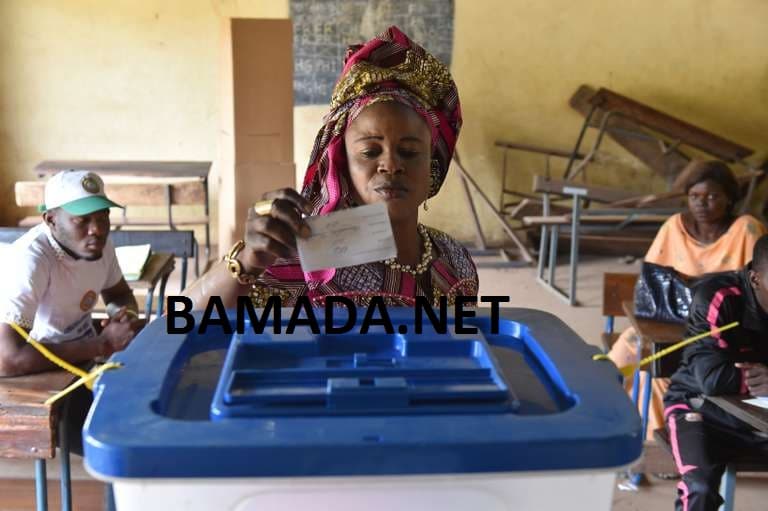 vote-election-presidentielle-malienne-bulletin-urne-resultat-bureau