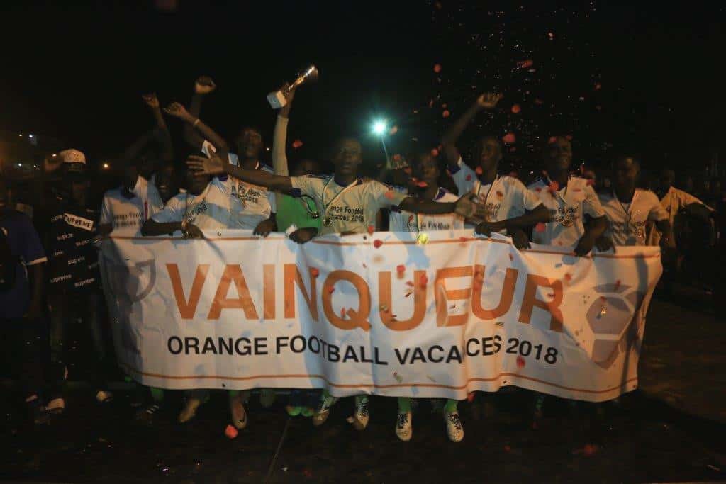 Orange-football-vacances