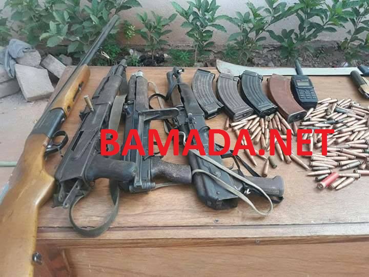 banditisme-insecurite-munition-pistolet-kalachnikov-balle-armee-legere