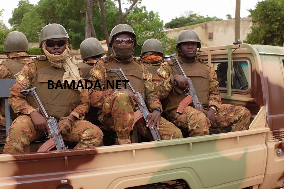 garde-presidentielle-cortege-militaire-armee-malienne-soldat-fama-patrouille