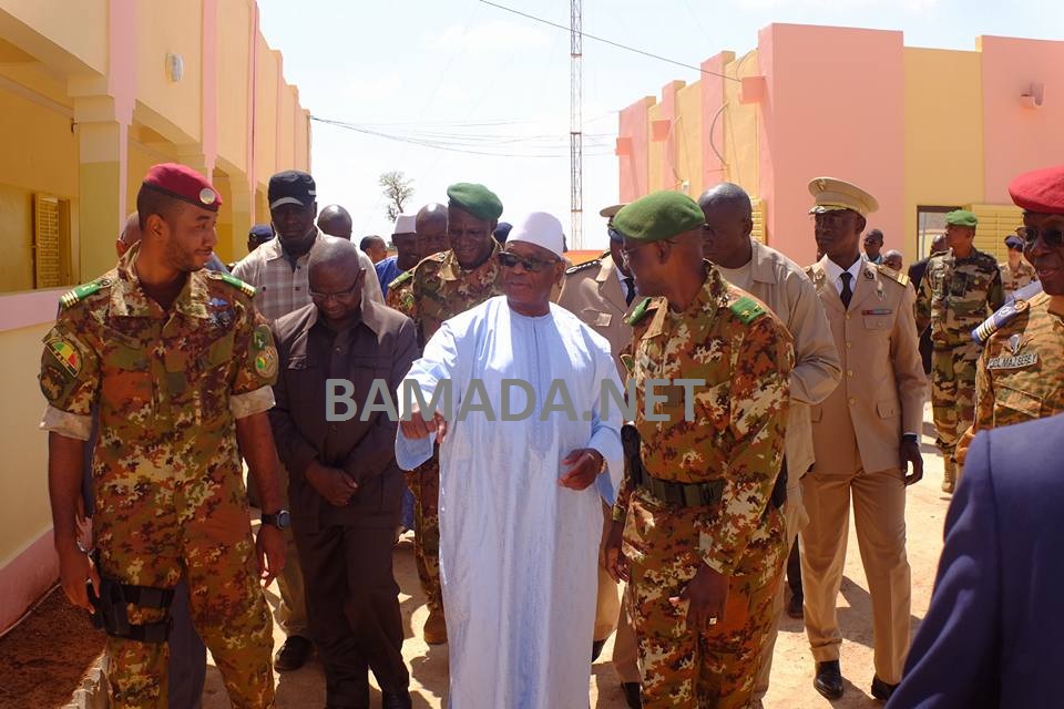 ibrahim-boubacar-keita-ibk-chef-etat-tiena-coulibaly-general-didier-dacko-Commandant-force-conjointe-sahel-inauguration