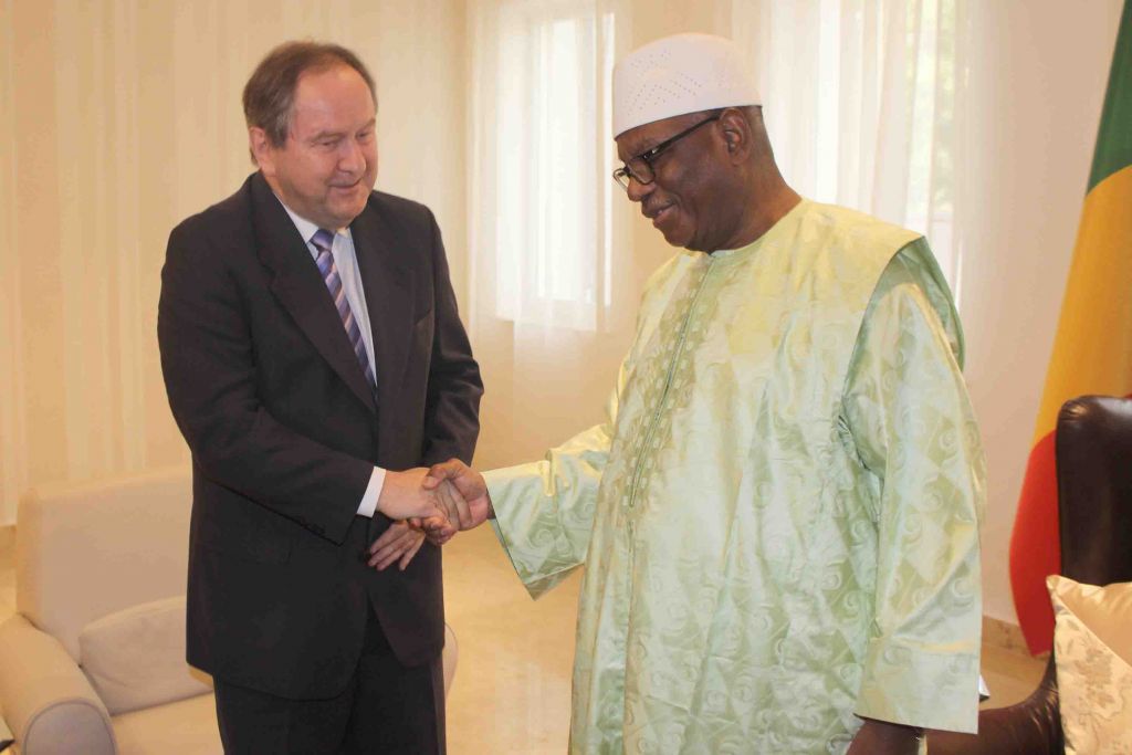 ibrahim-boubacar-keita-president-malien-ibk-louis-de-lorimier-ambassadeur-diplomate-canada