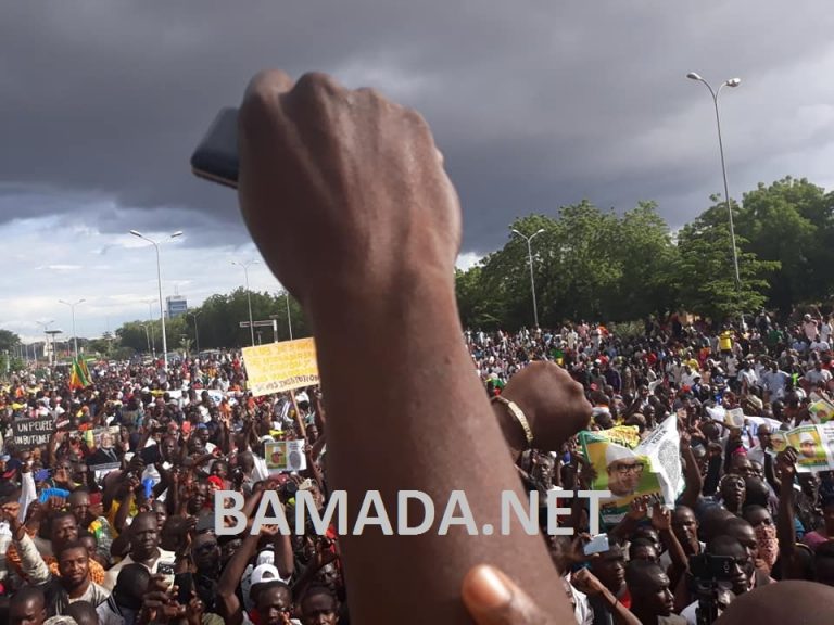 marche-soutien-majorite-presidentielle-rpm-societe-civile-religieux-institution-ibk-president-bamako-768x576