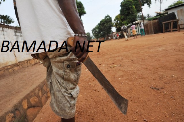 violence-agression-universite-ecole-aeem-couteau-coupe-coupe-machette-guet-apens-tuerie-bagarre