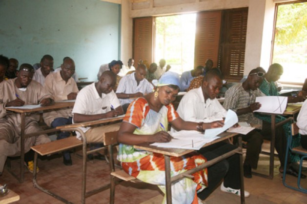 examens-scolaire-la-fraude-a-ciel-ouvert