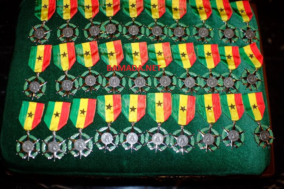 grande-chancellerie-decoration-medaille-grade-Effigie-Abeille-ordre-national-mali-hommage