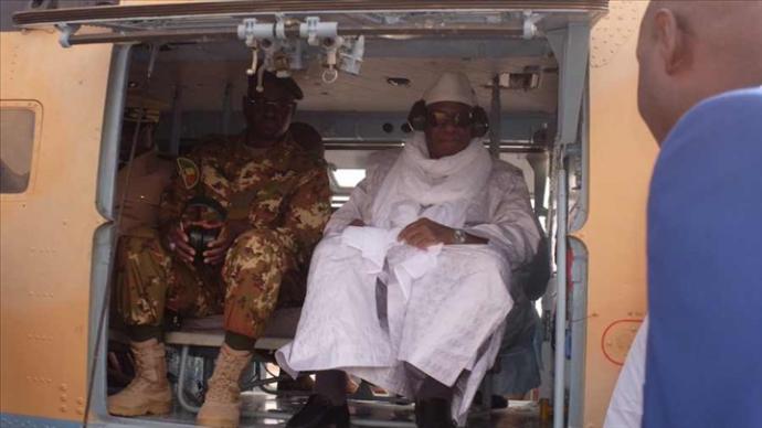 ibrahim-boubacar-keita-ibk-president-avion-militaire-visite-village-peul-koulongon