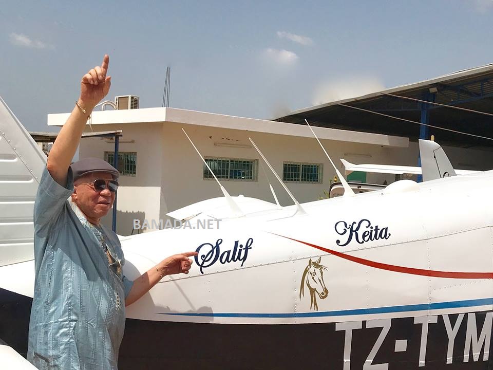 salif-keita-artiste-malien-chanteur-avion-helicoptere-jet-prive