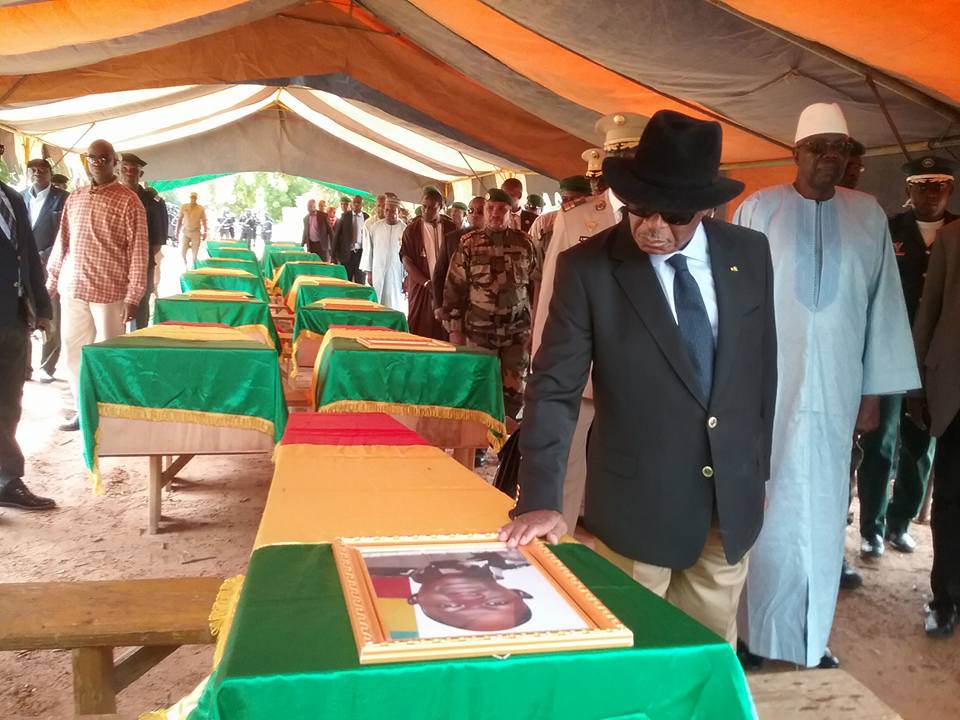 ibrahim-boubacar-keita-ibk-president-malien-modibo-keita-premier-ministre-hommage-funeraille-soldats-mort
