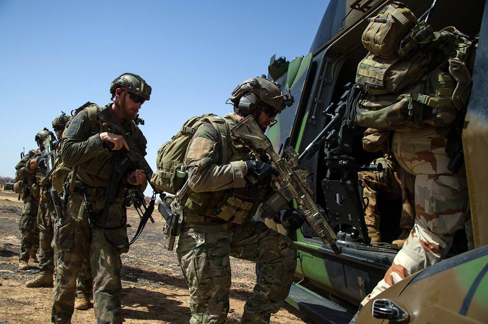 operation-serval-Barkhane-armee-soldat-militaire-francais-helicoptere-avion-patrouille-nord-mali-sahel-kidal
