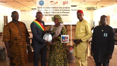 Photo à la maison du peuple de koulikoro